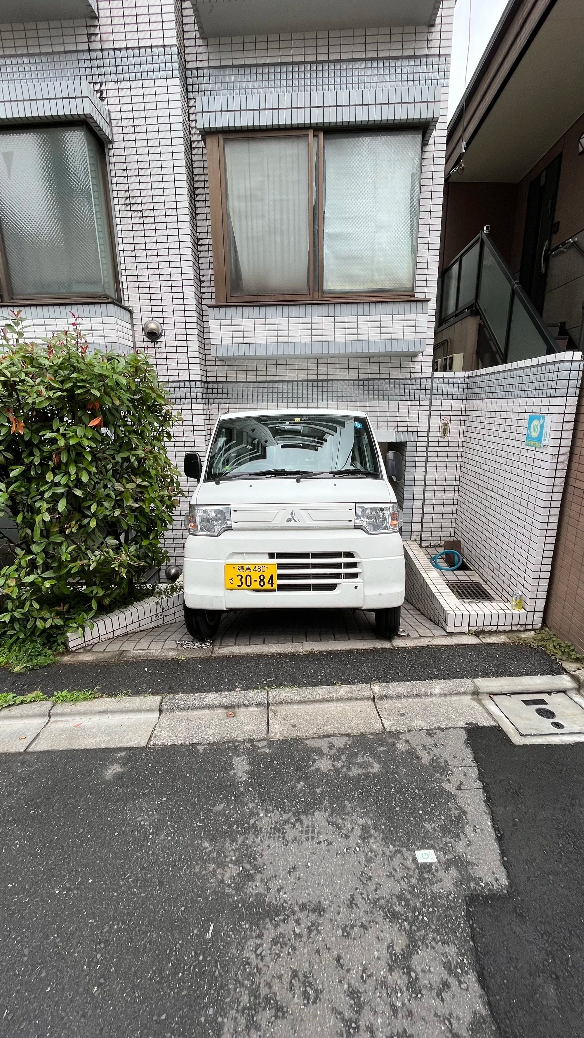 Passer—by 01. Trucks & Bikes (JP)